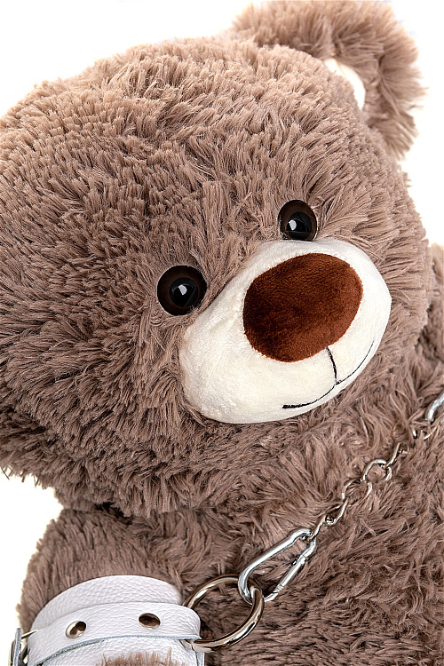 Бондажный набор: бурый мишка с белыми оковами и наручниками
