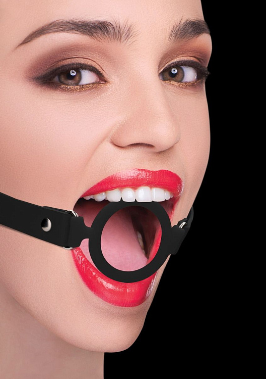 Черный кляп-кольцо с кожаными ремешками  Silicone Ring Gag with Leather Straps