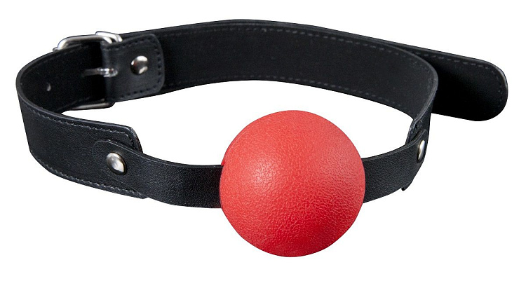 Красный силиконовый кляп-шар с ремешками из полиуретана Solid Silicone Ball Gag