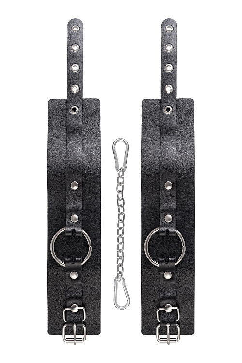 Черные оковы из толстой кожи с люверсами